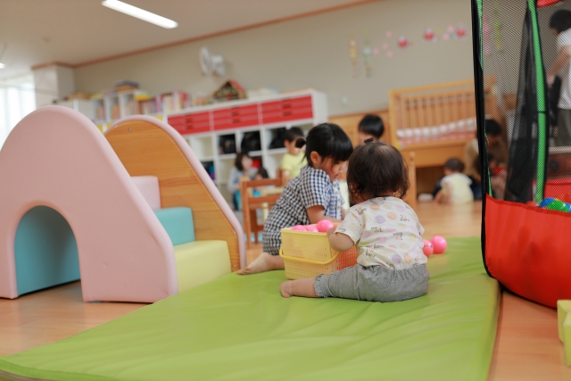 ホイサク 保育園見学の方法を教えます 予約電話のかけ方やタイミングまで 保育園とその近くの仕事をいちどにサクッと検索